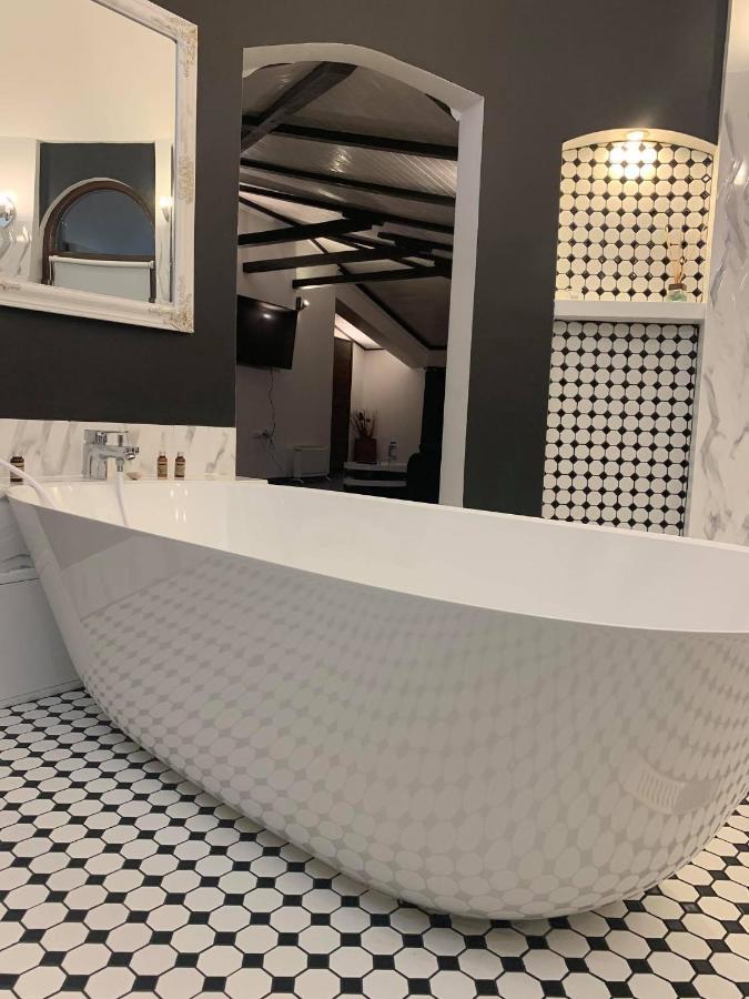 Vila Casafamiglia Prolesha Exteriér fotografie