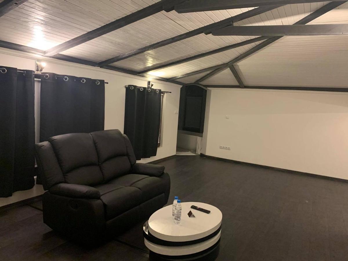 Vila Casafamiglia Prolesha Exteriér fotografie